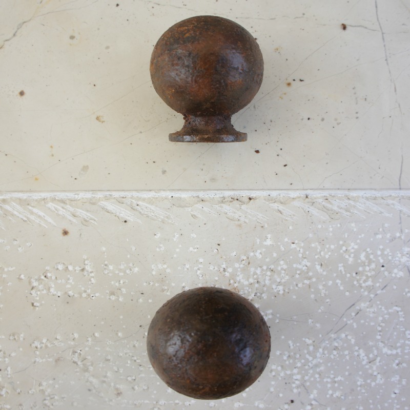 Rust knob